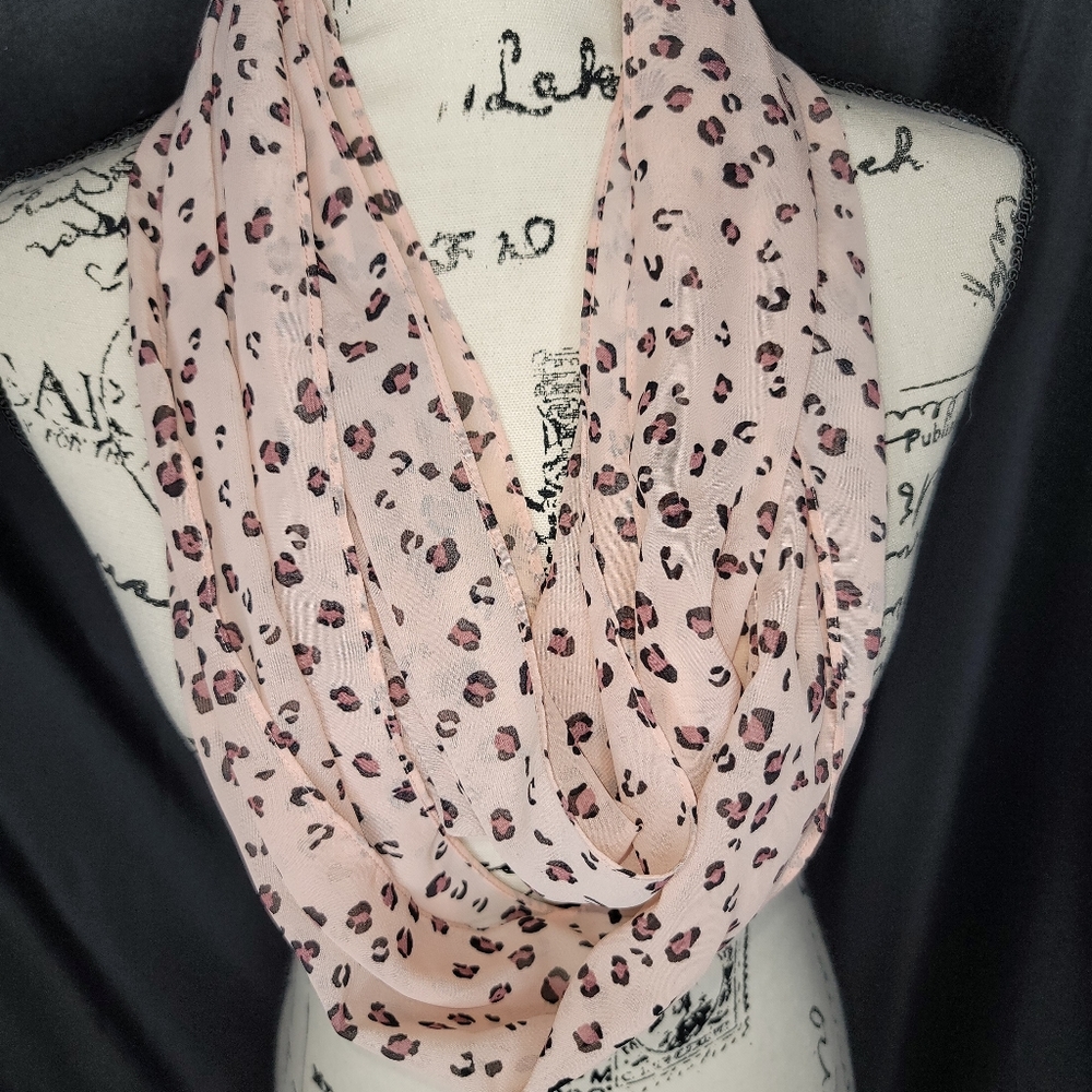 Leopard Print Scarf - Picture 4 of 8